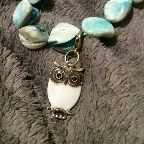 Owl and shell beads necklace. - Picture 2 of 2